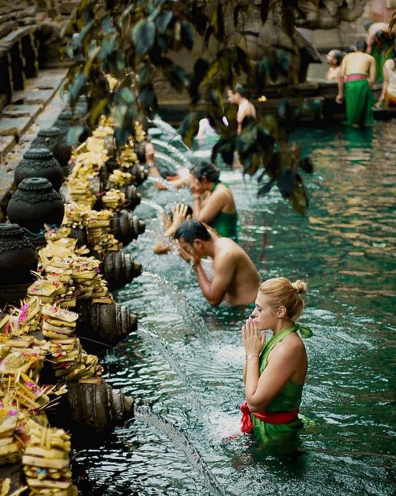 Melukat — the purification ritual, spout by spout