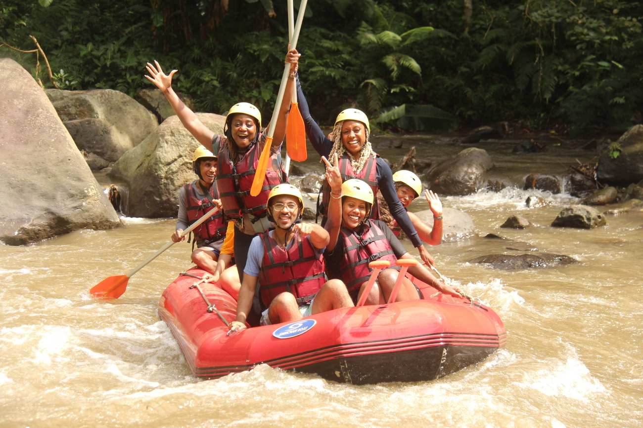 The whole boat, paddles up