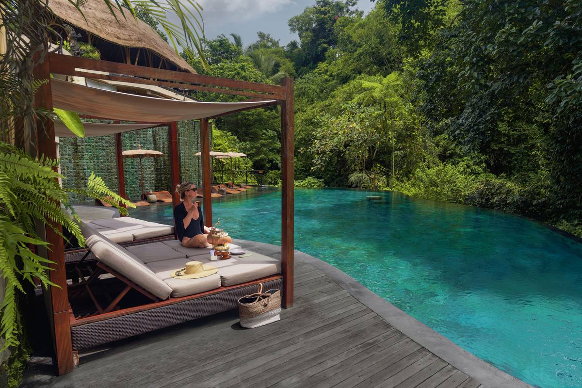Daybeds along the infinity pool
