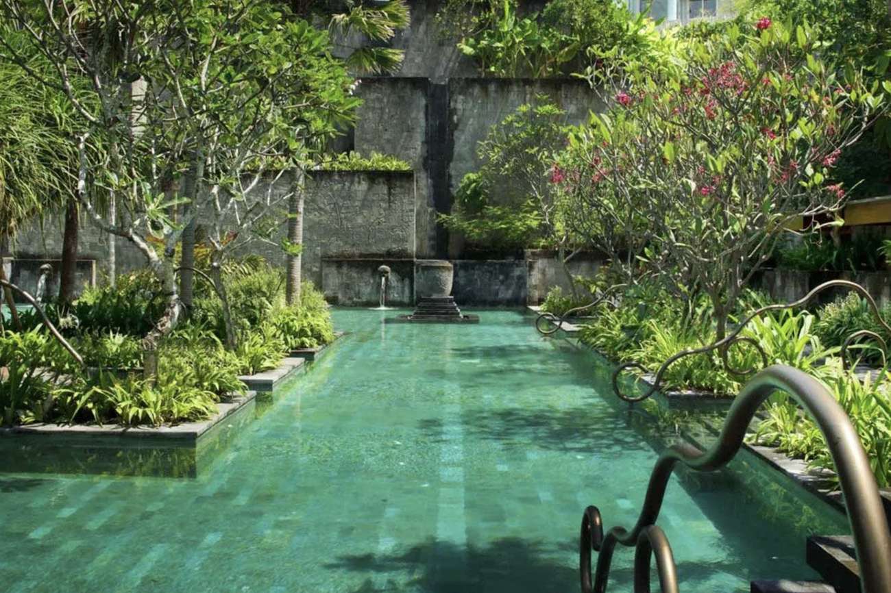 The garden pool, quieter end